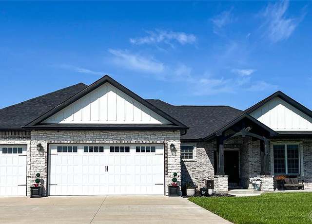 Property at 303 Orange Bowl Dr, Cape Girardeau, MO 63701, 5 beds, 3 baths