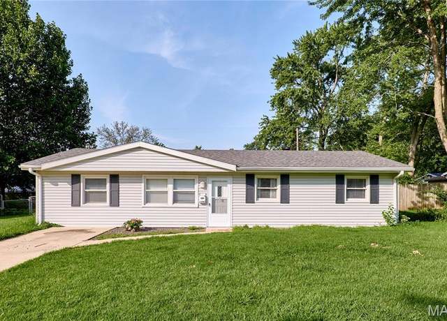 Property at 1290 Flicker Dr, Florissant, MO 63031, 3 beds, 2 baths