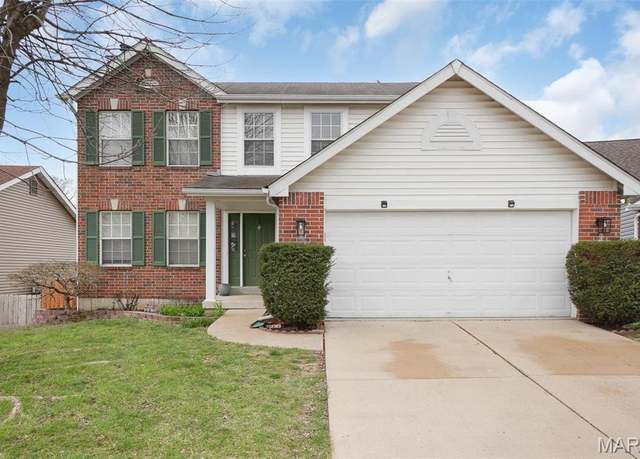 Property at 5664 Briarwood Estates Dr, St Louis, MO 63129, 3 beds, 3.5 baths