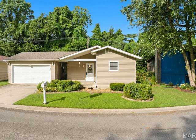 Property at 8 Singletree Ln, Glen Carbon, IL 62034, 3 beds, 2 baths