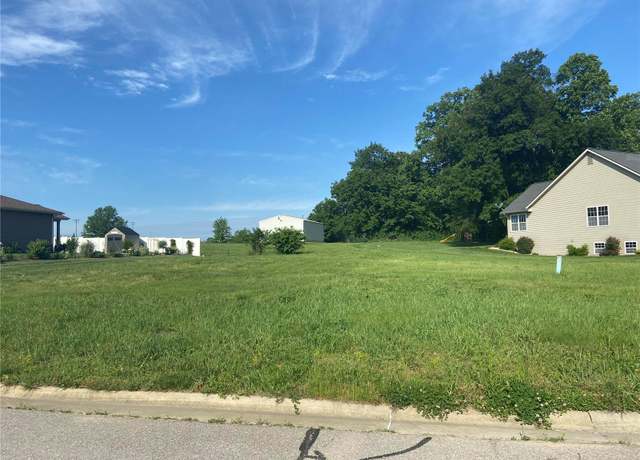 Property at 437 Galen Dr, Trenton, IL 62293