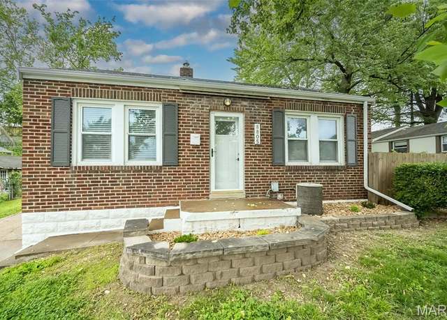 Property at 8805 Ivy Ave, St Louis, MO 63123, 3 beds, 1 bath