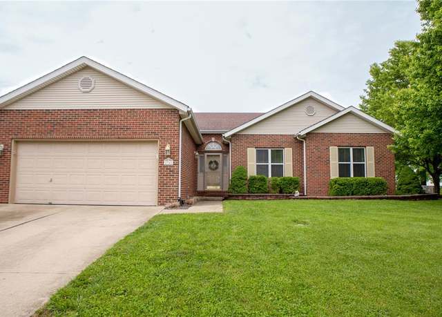 Property at 2745 Lake Lucerne Dr, Belleville, IL 62221, 3 beds, 2 baths