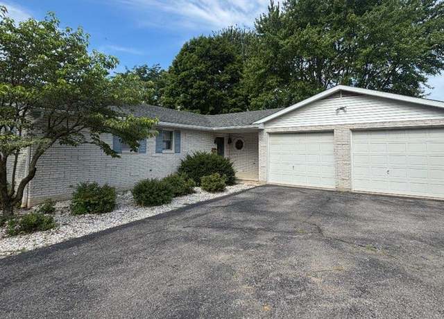 Property at 222 W Phillips St, Mascoutah, IL 62258, 3 beds, 2.5 baths