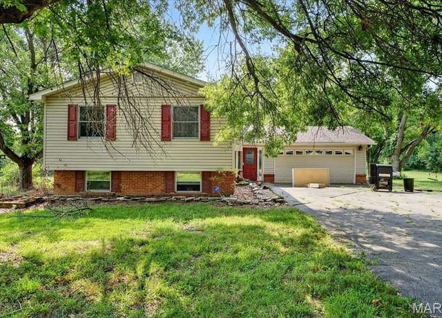 Property at 2222 Golf View Dr, Wentzville, MO 63385, 4 beds, 3 baths