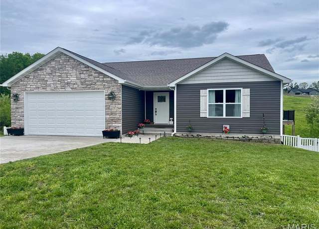 Property at 210 Boardwalk Ct, Union, MO 63084, 3 beds, 2.5 baths