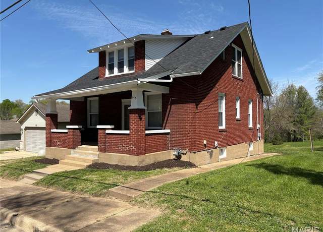 Property at 615 Horn St, Washington, MO 63090, 5 beds, 2 baths