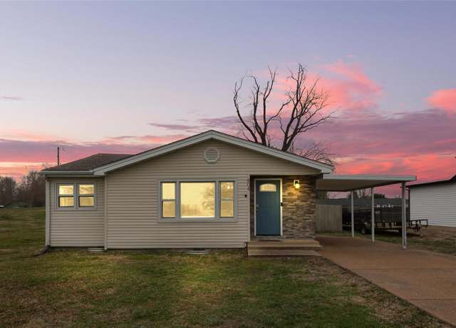 Property at 804 Lake Dr, Herculaneum, MO 63048, 2 beds, 1 bath