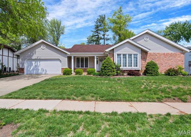 Property at 1950 Schoettler Valley Dr, Chesterfield, MO 63017, 3 beds, 2.5 baths