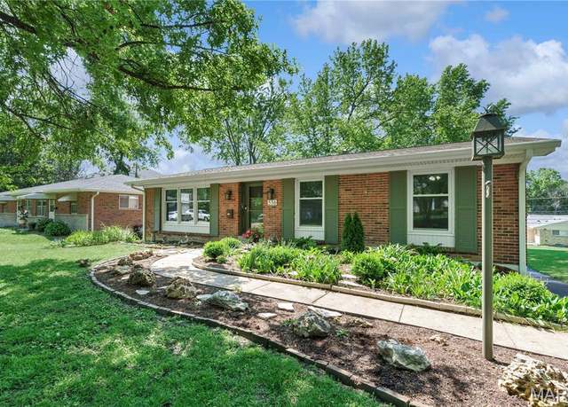 Property at 536 Villa Gardens Dr, St Louis, MO 63122, 3 beds, 3 baths