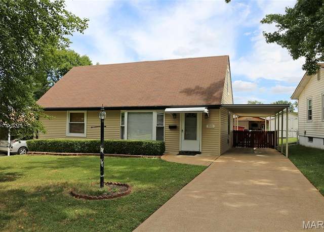 Property at 7001 Circleview Dr, St Louis, MO 63123, 4 beds, 2 baths