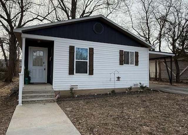 Property at 1052 6th St, West Plains, MO 65775, 3 beds, 2 baths