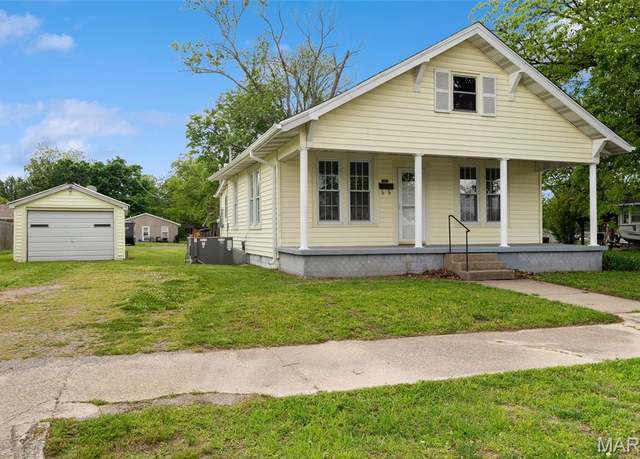 Property at 422 W Yoakum Ave, Chaffee, MO 63740, 2 beds, 1 bath