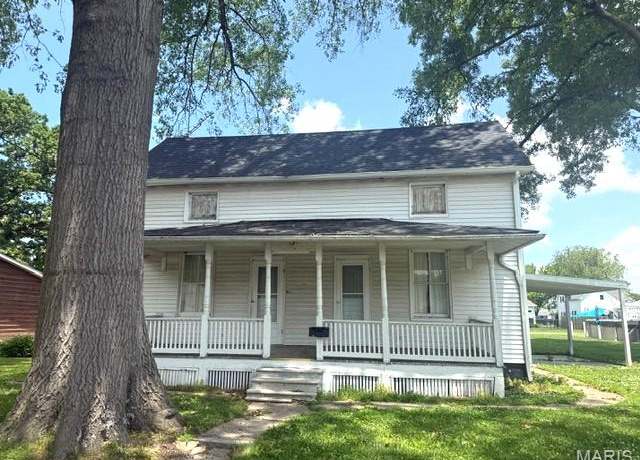 Property at 929 N 5th St, Breese, IL 62230, 3 beds, 1.5 baths