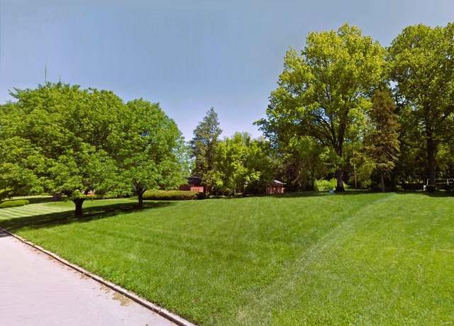 Property at 74 Country Club Pl, Belleville, IL 62223