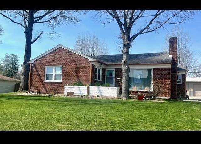 Property at 109 Panther Dr, Pinckneyville, IL 62274, 3 beds, 2 baths