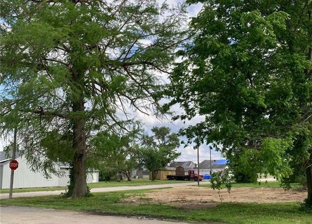Property at 403 Daniel St, Sikeston, MO 63801