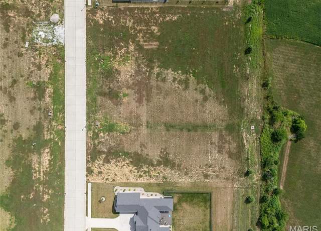Property at 589 Legacy Dr, Waterloo, IL 62298