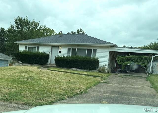 Property at 25 Burch Ln, O'fallon, MO 63366, 3 beds, 2 baths