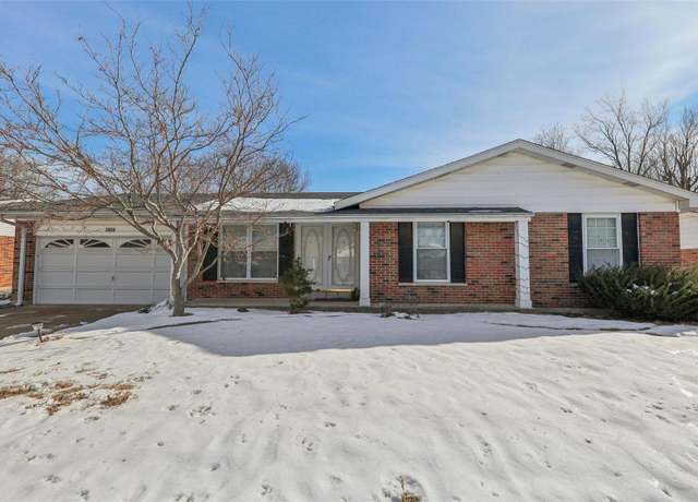 Property at 3904 Arbre Ln, Florissant, MO 63034, 3 beds, 2.5 baths