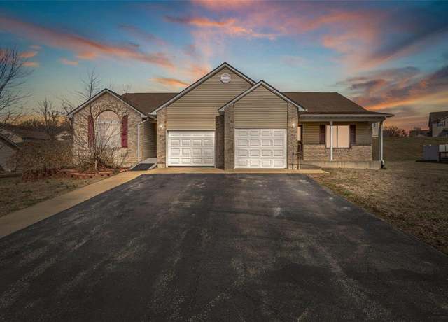 Property at 1815 Oak Knl, Farmington, MO 63640, 2 beds, 2 baths