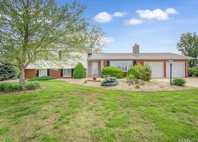 Property at 10804 Campbell Rd, Coulterville, IL 62237, 3 beds, 2 baths