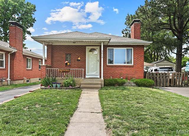 Property at 5013 Deville Ave, Shrewsbury, MO 63119, 2 beds, 1 bath