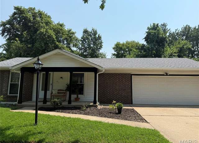 Property at 2506 Pheasant Run Dr, St Louis, MO 63043, 3 beds, 2 baths