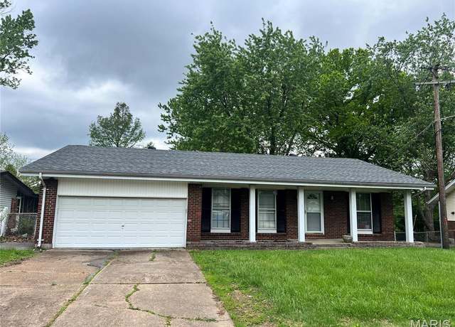 Property at 2018 Elkins Dr, St Louis, MO 63136, 3 beds, 2 baths