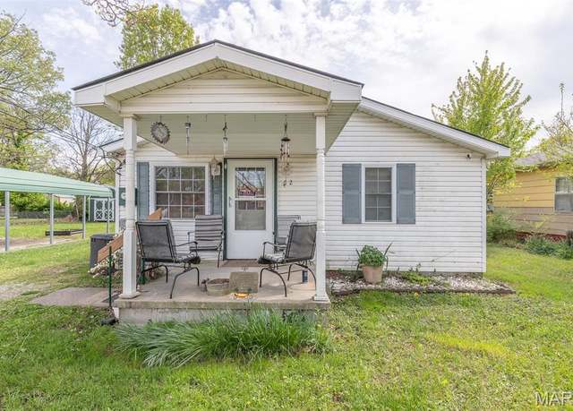 Property at 712 Nickey St, Poplar Bluff, MO 63901, 2 beds, 1 bath