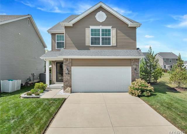 Property at 3300 Bentwater Pl, St Charles, MO 63301, 3 beds, 3 baths