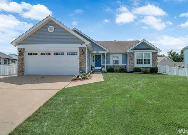 Property at 1704 Lake Meade Dr, Pacific, MO 63069, 4 beds, 3 baths