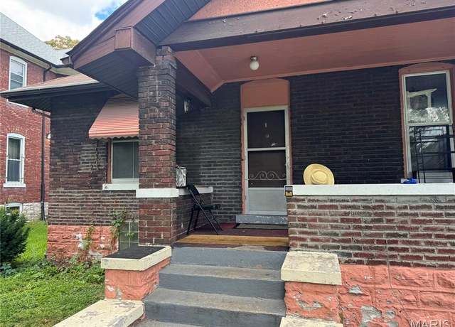 Property at 531 N 24th St, East St Louis, IL 62205, 2 beds, 1 bath