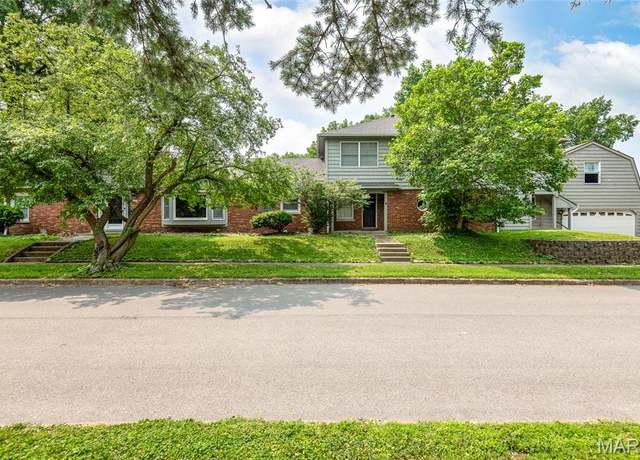 Property at 612 Cass Ave, Edwardsville, IL 62025, 4 beds, 2.5 baths