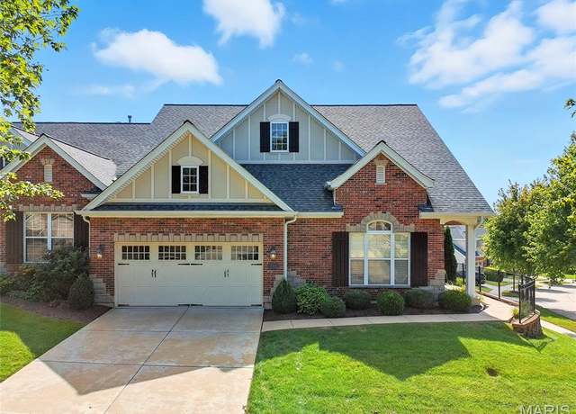 Property at 153 Kendall Bluff Ct, Chesterfield, MO 63017, 2 beds, 2.5 baths