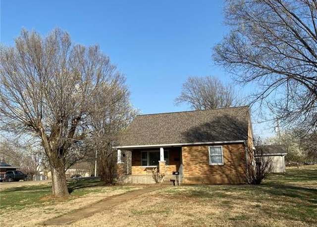 Property at 506 N School St, Desloge, MO 63601, 3 beds, 1.5 baths