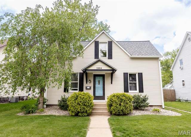 Property at 1804 Cypress St, Highland, IL 62249, 3 beds, 1 bath