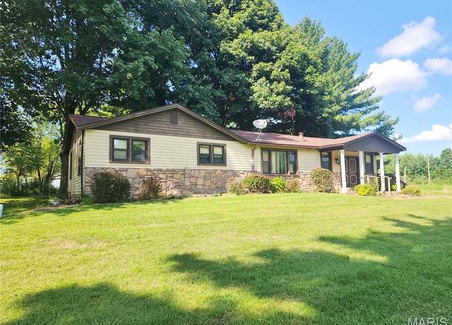 Property at 808 Hickory Ave, Shipman, IL 62685, 3 beds, 2 baths