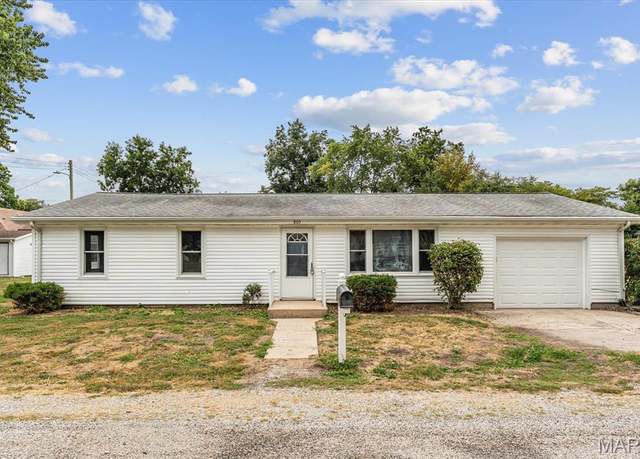 Property at 805 E Birch St, New Baden, IL 62265, 3 beds, 1 bath