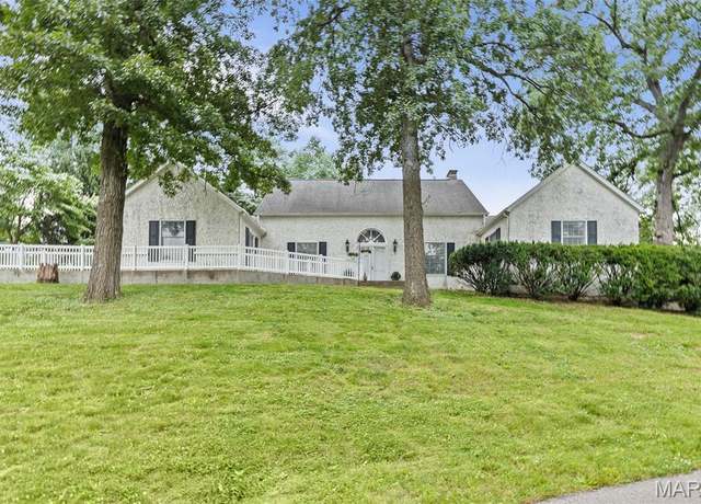 Property at 110 Fullerton Rd, Belleville, IL 62226, 4 beds, 2.5 baths