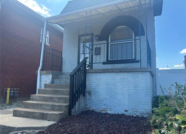 Property at 3267 Morganford Rd, St Louis, MO 63116, 2 beds, 1 bath