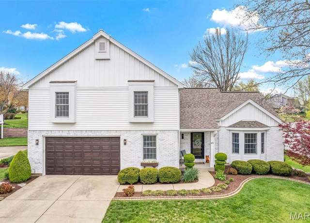 Property at 45 Huntington Pkwy, St Charles, MO 63301, 4 beds, 3 baths
