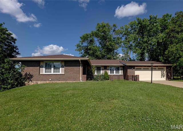 Property at 1212 Cheverly Ct, St Louis, MO 63146, 3 beds, 2.5 baths