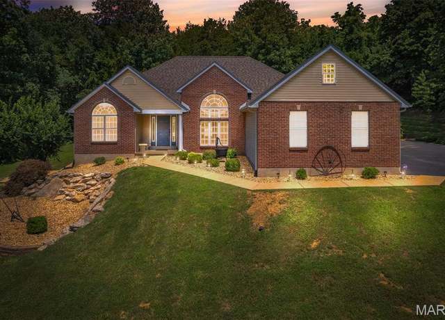 Property at 219 Sandstone Ct, Festus, MO 63028, 4 beds, 3 baths