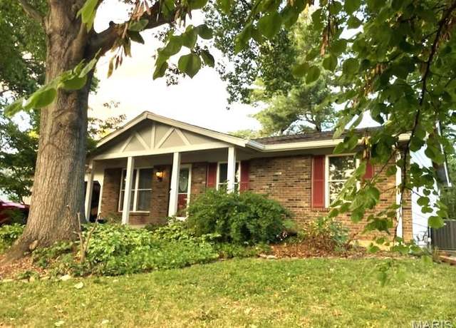 Property at 1108 Grenadier Ln, Manchester, MO 63021, 3 beds, 3 baths
