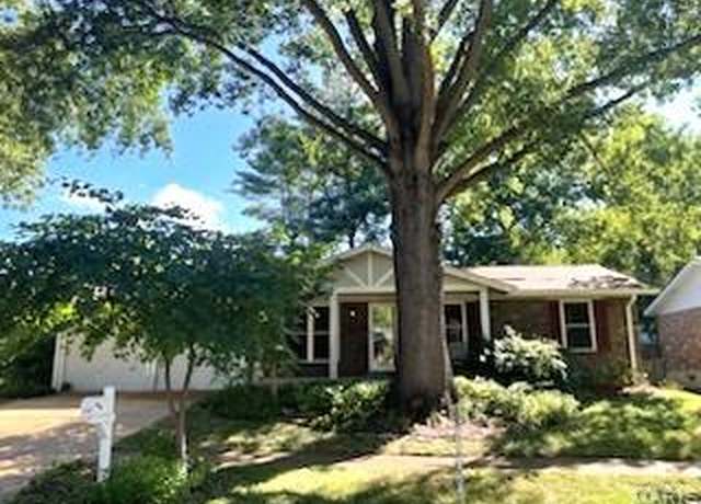 Property at 1108 Grenadier Ln, Manchester, MO 63021, 3 beds, 3 baths