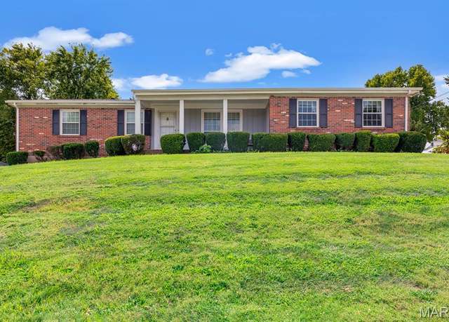 Property at 805 Boones Lick Rd, St Charles, MO 63301, 3 beds, 1.5 baths