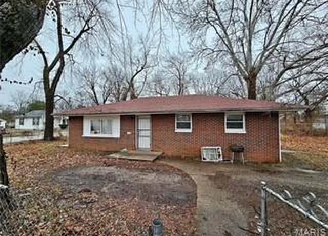 Property at 5050 Hallows Ave, East St Louis, IL 62204, 2 beds, 1 bath
