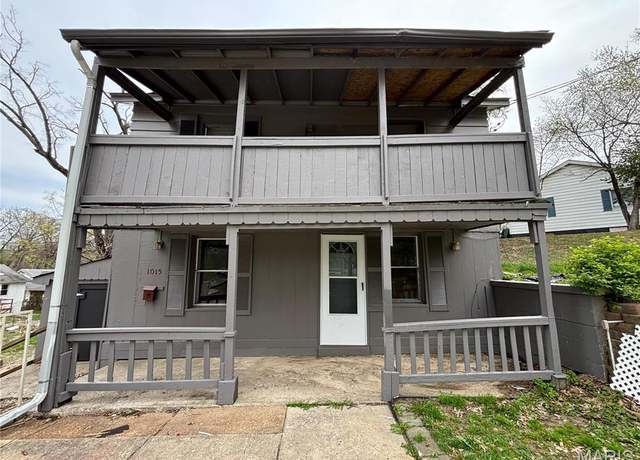 Property at 1015 Marie Ave, Alton, IL 62002, 3 beds, 2 baths