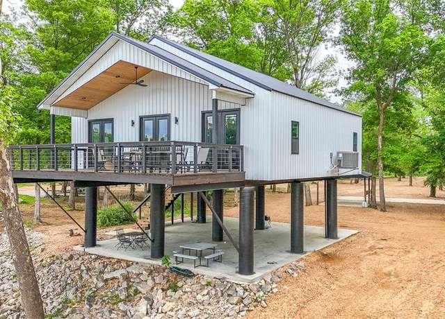 Property at 1300 River Valley Rd, Doniphan, MO 63935, 4 beds, 3 baths